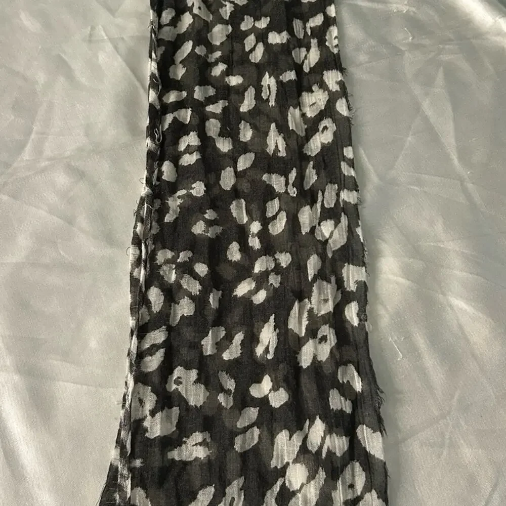 Black and white leopard silk scarf